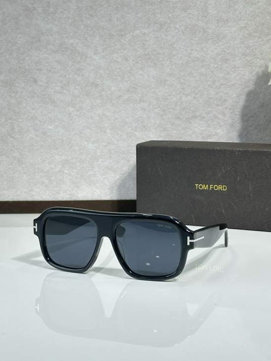 Picture of Tom Ford Sunglasses _SKUfw77361729fw
